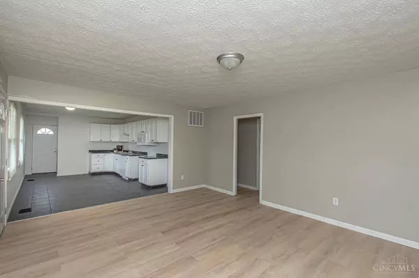 1367 Rockwell Dr, Xenia, OH 45385