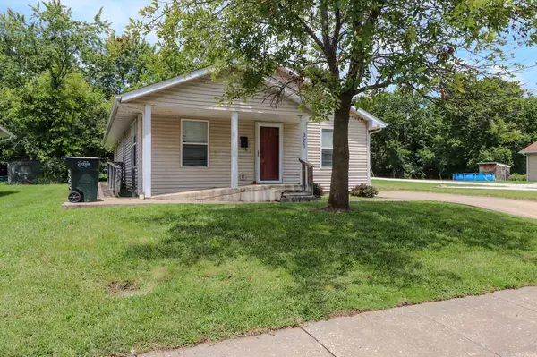 321 W 8th ST, Fulton, MO 65251