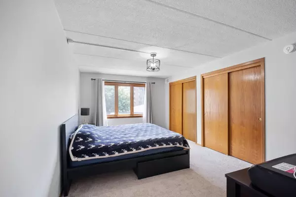 1436 E Thacker Street #201, Des Plaines, IL 60016