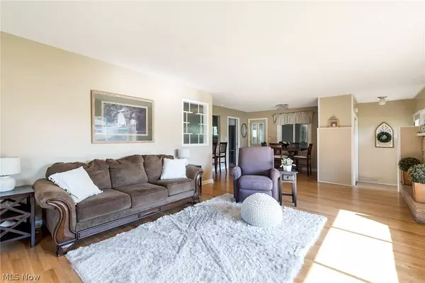 6374 Diana DR, Poland, OH 44514