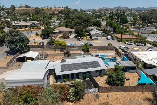 12113 Winter Gardens Dr, Lakeside, CA 92040