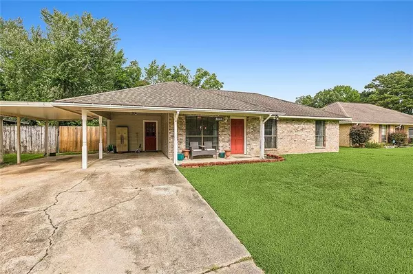 13951 SPREADING OAKS DR, Baton Rouge, LA 70818