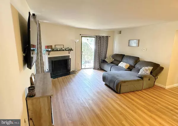 25 S CHURCH RD #67, Maple Shade, NJ 08052