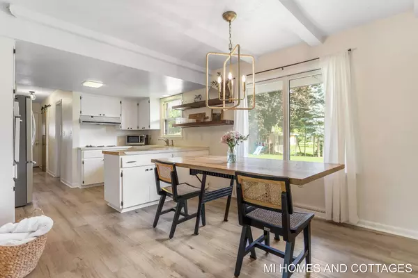 41 W 38th Street, Holland, MI 49423