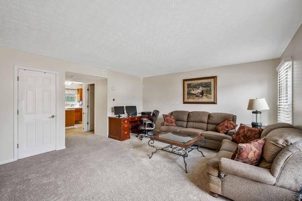 8651 Olenbrook Drive, Lewis Center, OH 43035