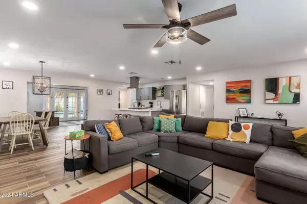 123 E CARTER Drive, Tempe, AZ 85282