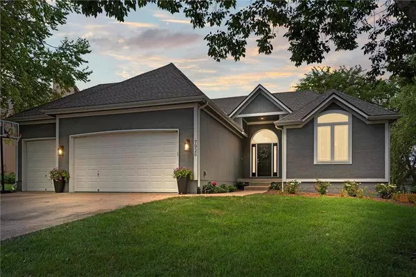 7926 W 155Th TER, Overland Park, KS 66223