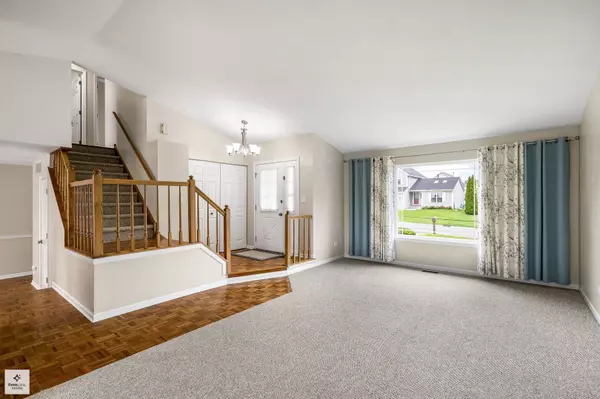 1255 SUMAC TRL, Hoffman Estates, IL 60192