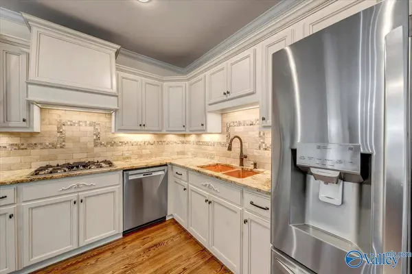 135 N Lake Drive, Hoover, AL 35242