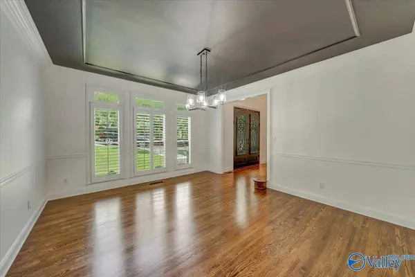 135 N Lake Drive, Hoover, AL 35242