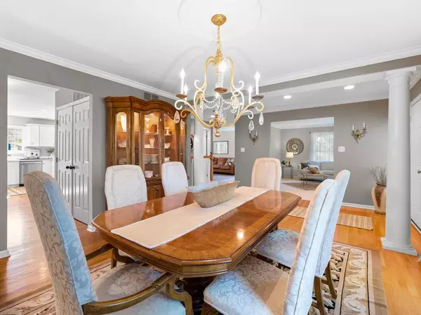 303 Kainer AVE, Barrington, IL 60010