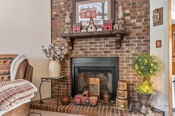 1330 5th ST, Hickory, NC 28601