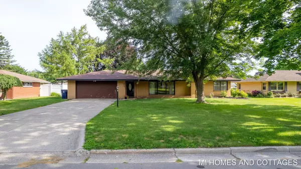 41 W 38th Street, Holland, MI 49423