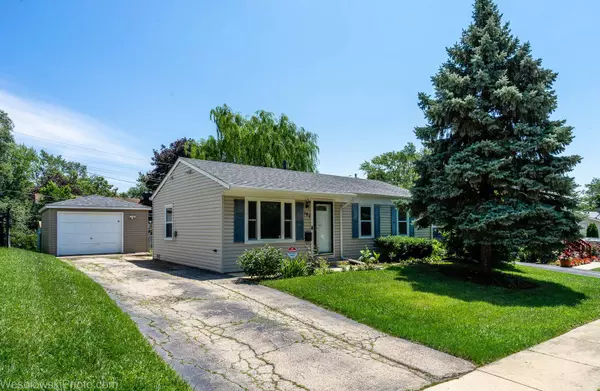 147 Cedar Circle, Streamwood, IL 60107