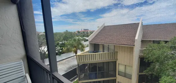 5880 Midnight Pass Rd, Sarasota, FL 34242-2102