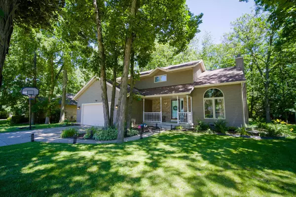 901 Broadway Drive, Sun Prairie, WI 53590