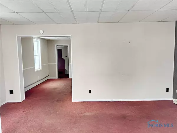 1017 Dorr ST, Fremont, OH 43420