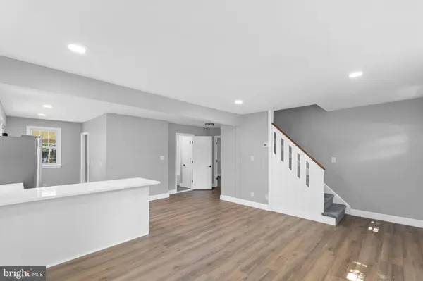 522 DUBOIS AVE, Barrington, NJ 08007