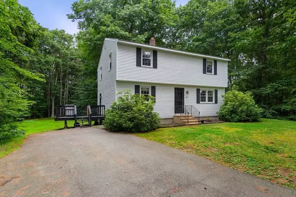 25 Holly Dr, Gardner, MA 01440