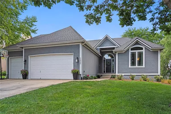 7926 W 155Th TER, Overland Park, KS 66223