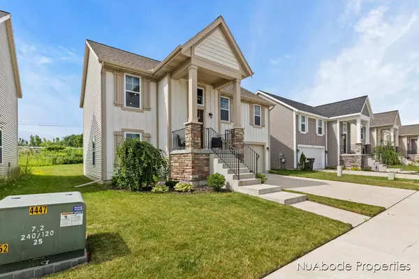 3808 Blazing Star SE, Kentwood, MI 49512