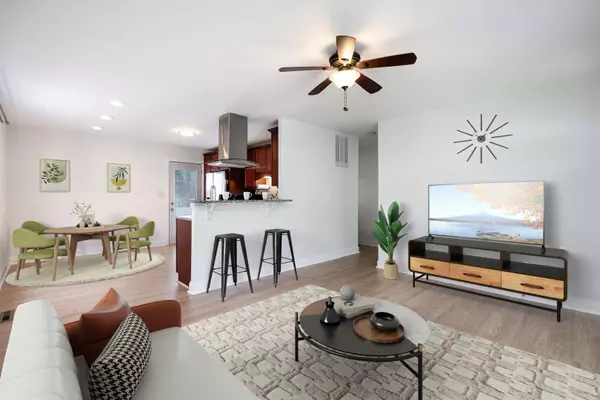 147 Cedar Circle, Streamwood, IL 60107