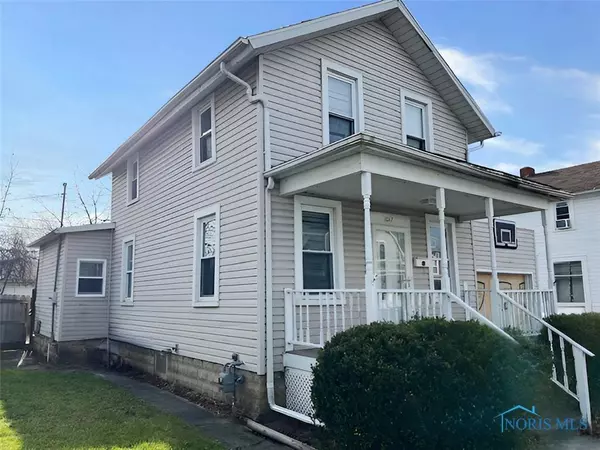 1017 Dorr ST, Fremont, OH 43420