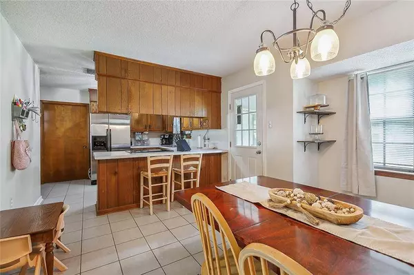 13951 SPREADING OAKS DR, Baton Rouge, LA 70818