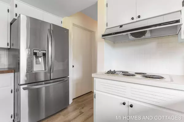 41 W 38th Street, Holland, MI 49423