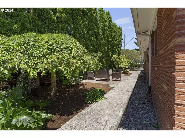 6020 NE MILTON ST, Portland, OR 97213