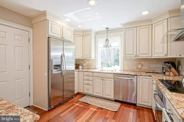 9 ROLLINGWOOD DR, Voorhees, NJ 08043