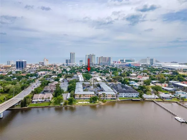 416 N PENINSULA DR, Daytona Beach, FL 32118