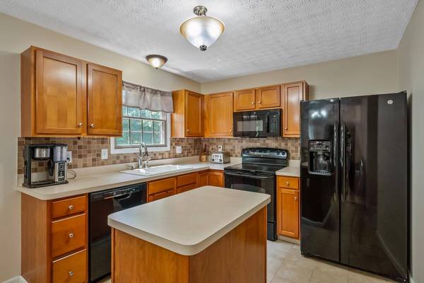 8651 Olenbrook Drive, Lewis Center, OH 43035