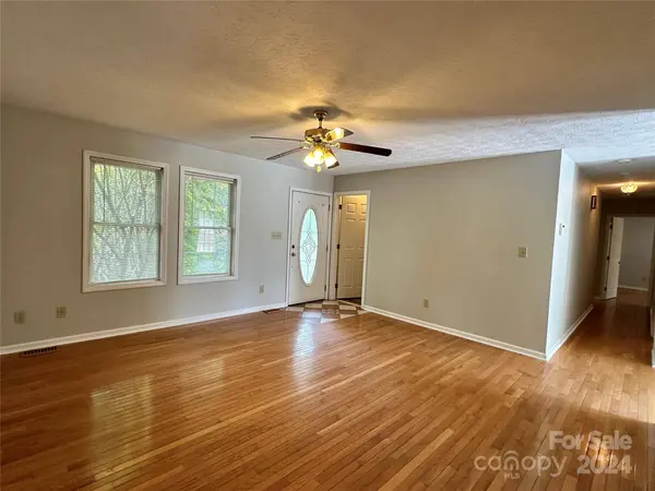 5279 TORNADO CIR, Granite Falls, NC 28630