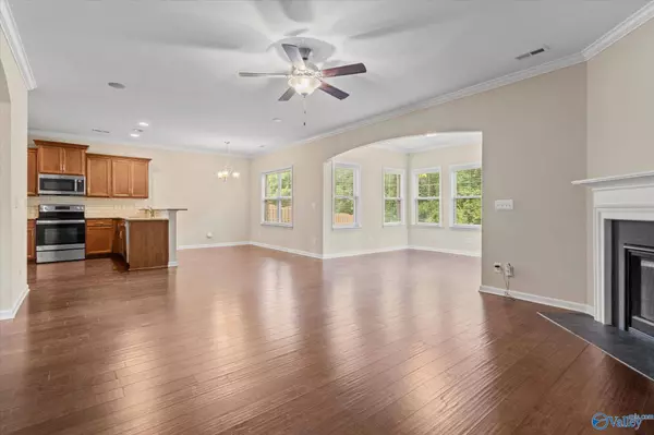 15218 Lakeside Trail, Huntsville, AL 35803