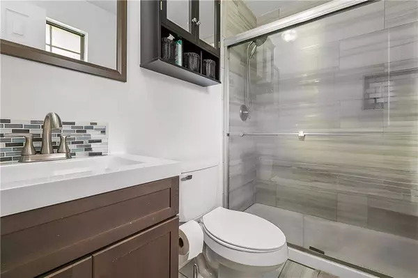 13951 SPREADING OAKS DR, Baton Rouge, LA 70818