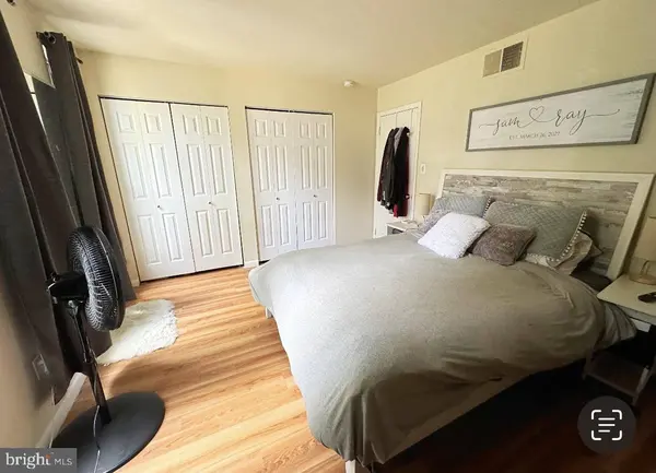 25 S CHURCH RD #67, Maple Shade, NJ 08052