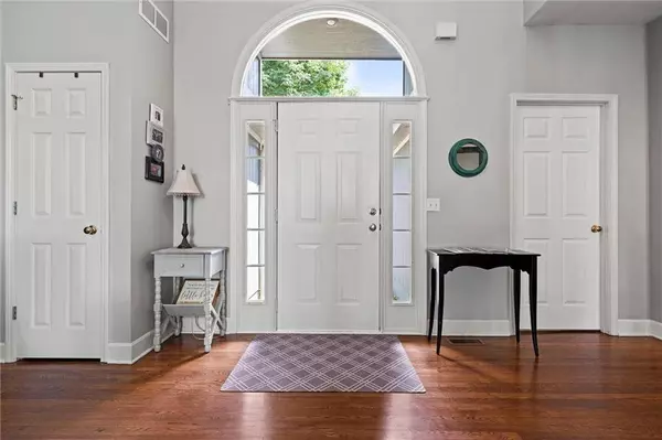 7926 W 155Th TER, Overland Park, KS 66223