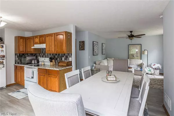 366 W Waterloo RD, Akron, OH 44314