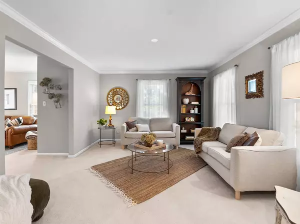 303 Kainer AVE, Barrington, IL 60010