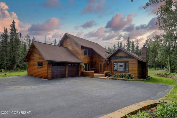 9246 Grover DR, Anchorage, AK 99507