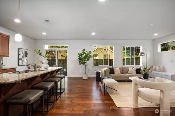 10714 121st PL NE, Kirkland, WA 98033