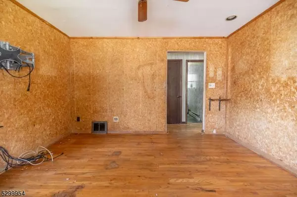 16 Sunset Dr, Wharton Boro, NJ 07885