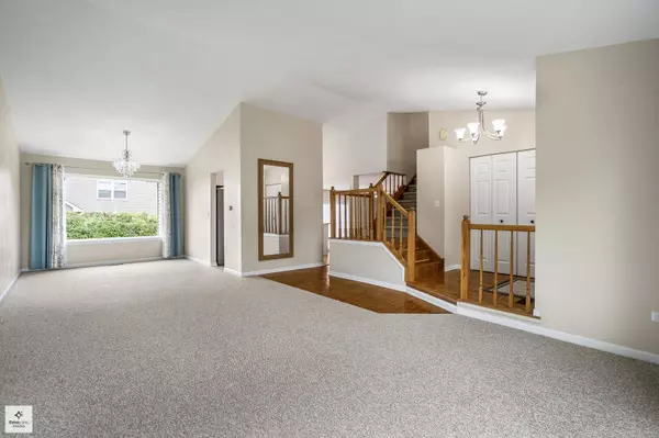 1255 SUMAC TRL, Hoffman Estates, IL 60192