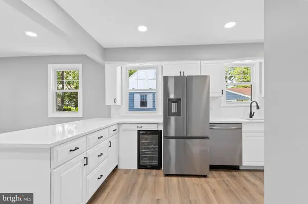 522 DUBOIS AVE, Barrington, NJ 08007