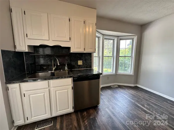 5279 TORNADO CIR, Granite Falls, NC 28630