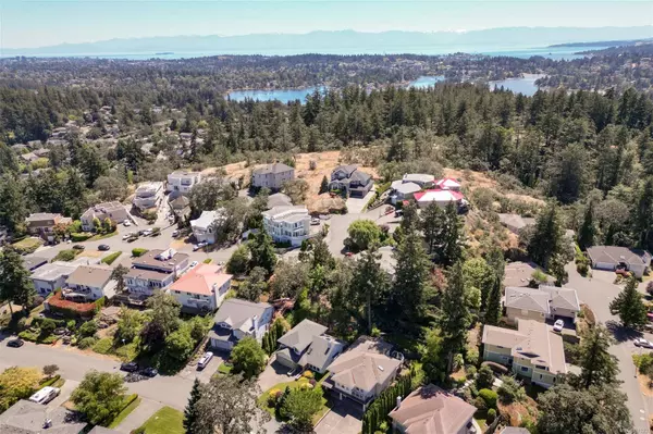 1275 Knockan Dr, Saanich, BC V8Z 7B8