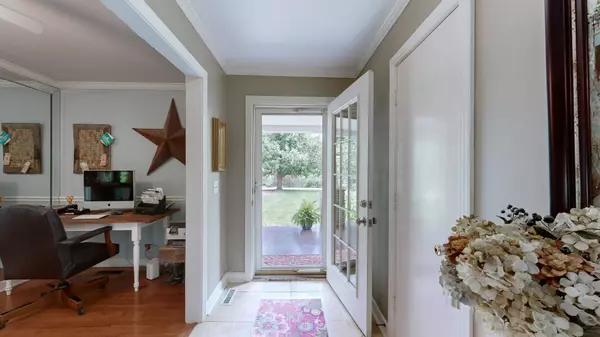 1112 Sunset Dr, Gallatin, TN 37066