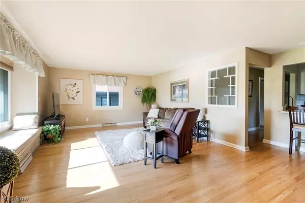 6374 Diana DR, Poland, OH 44514