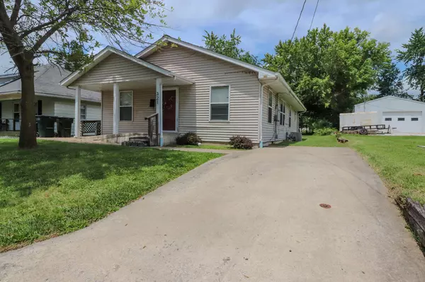 321 W 8th ST, Fulton, MO 65251